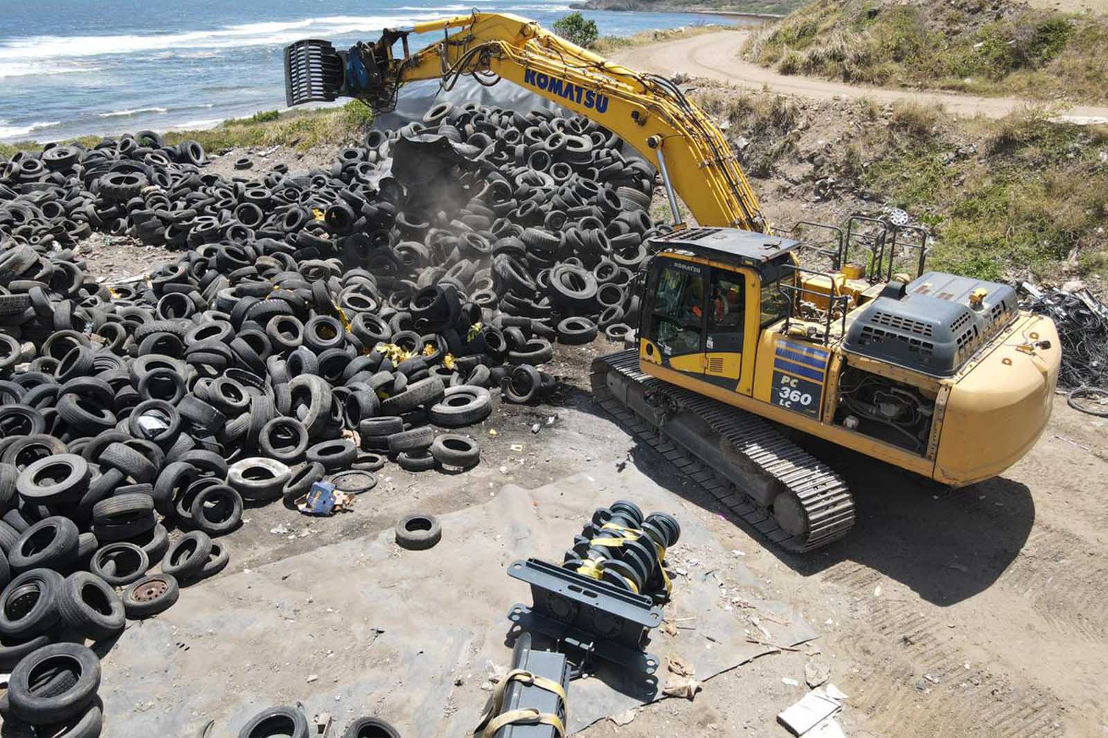 Machine ARJES 250 pour broyage de pneus et bois