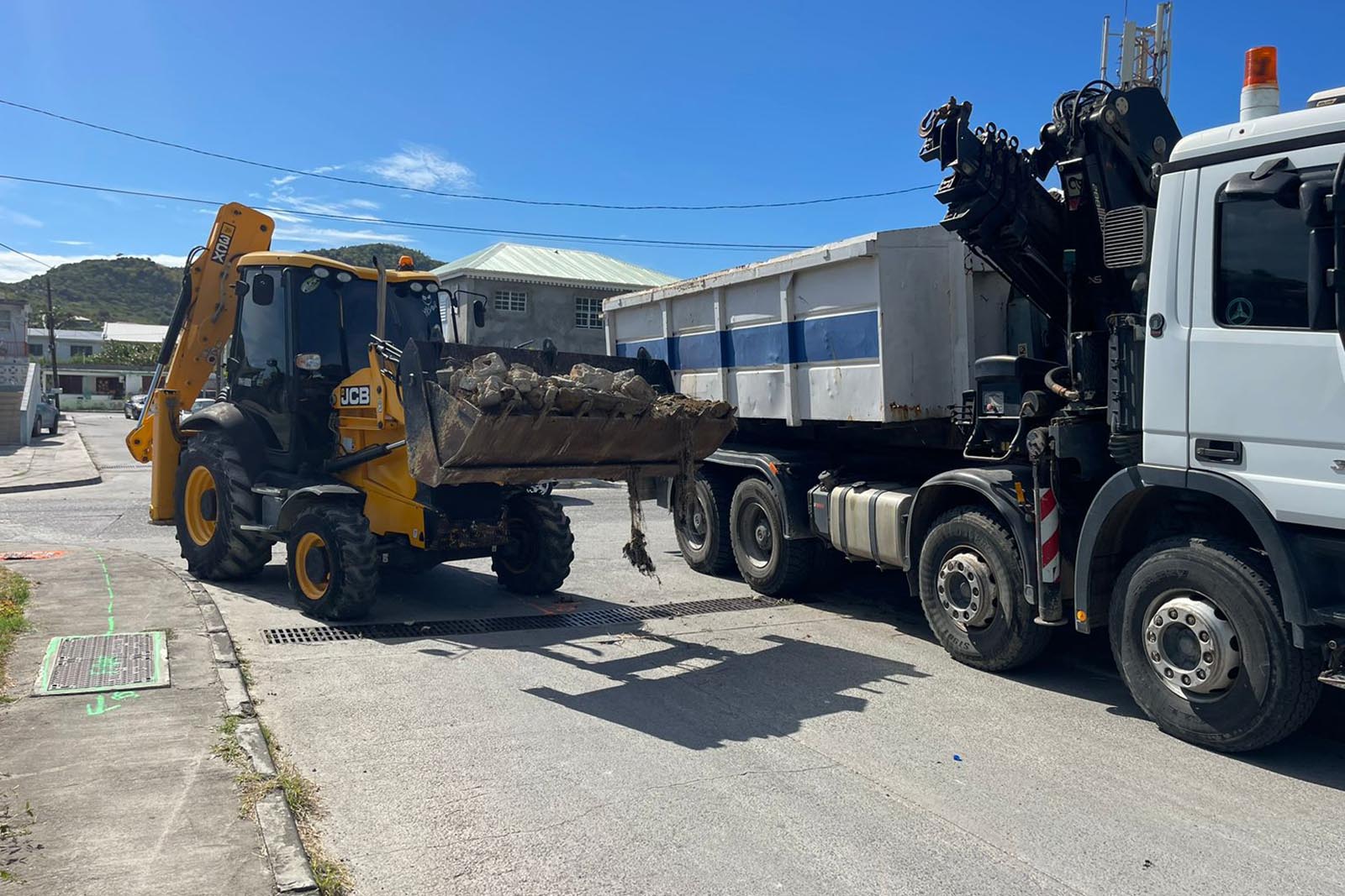 Benne 30m3 XTREME CLEANING SERVICES